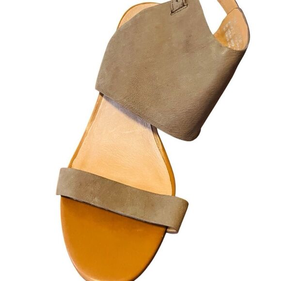 Halogen Clarette Taupe Brown Leather
Wedge Sandals size 7.5 - Picture 7 of 9